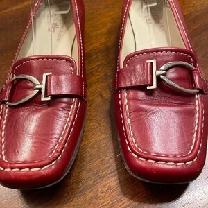 AK Anne Klein Akburt iflex cushioned red leather loather size 6